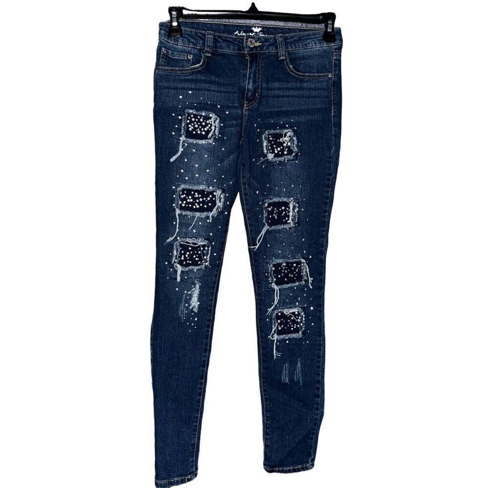 Almost Famous mid-rise straight leg‎ jeweled distressed jeans 7